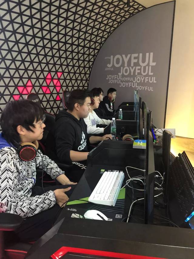 两个防守者 两个防守者